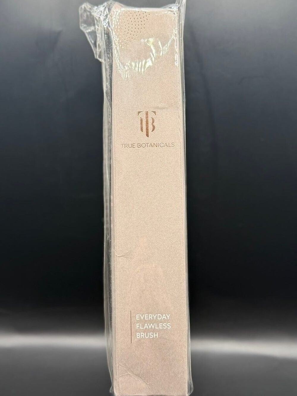 True Botanicals Everyday Flawless Brush ~ 💰 MSRP: $38